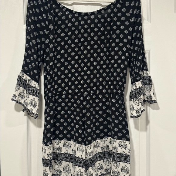 Mudd Women’s Blue Pattern Romper Size Medium - Picture 5 of 5